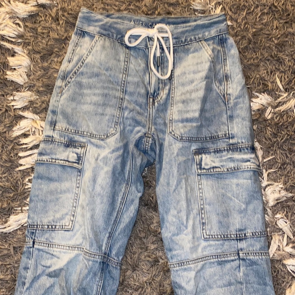 American Eagle Light Wash Jeans